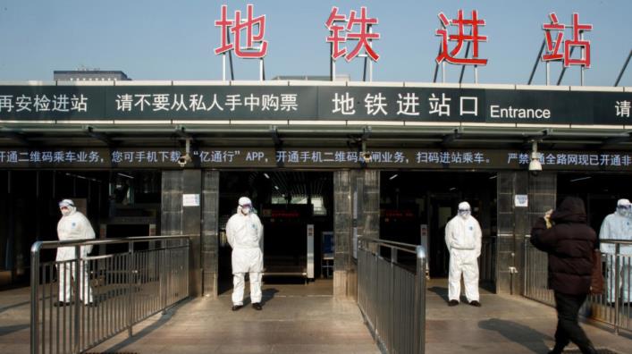 Граница на замке: Китай закрывается от туристов на карантин